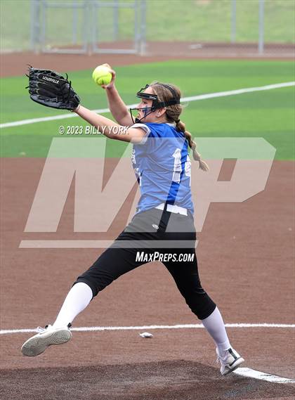 Thumbnail 1 in Grand Saline vs Sulphur Springs photogallery.