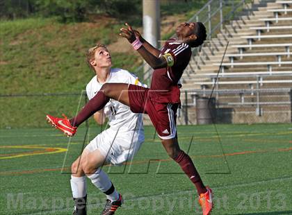 Thumbnail 3 in Mount Vernon vs. Midlothian (VHSL Semifinal) photogallery.