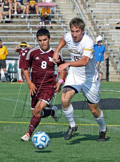 Thumbnail 3 in Mount Vernon vs. Midlothian (VHSL Semifinal) photogallery.