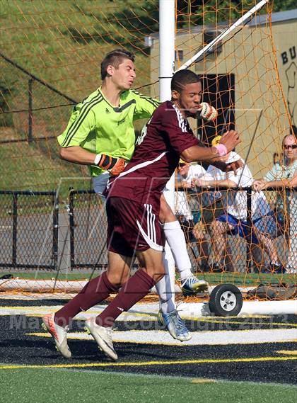 Thumbnail 3 in Mount Vernon vs. Midlothian (VHSL Semifinal) photogallery.