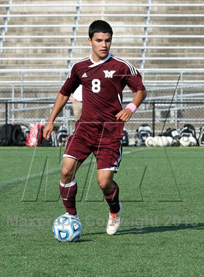 Thumbnail 3 in Mount Vernon vs. Midlothian (VHSL Semifinal) photogallery.
