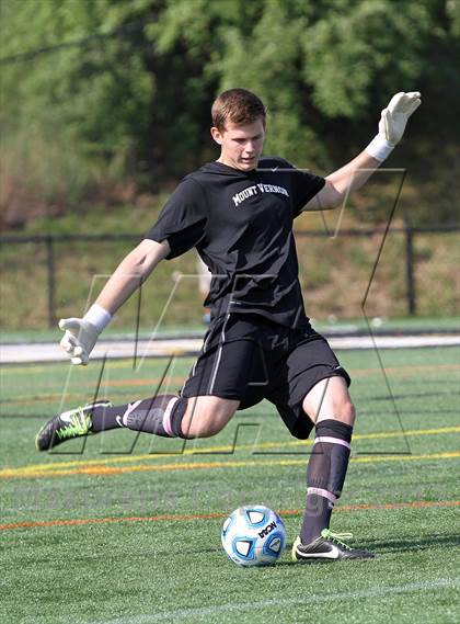 Thumbnail 3 in Mount Vernon vs. Midlothian (VHSL Semifinal) photogallery.