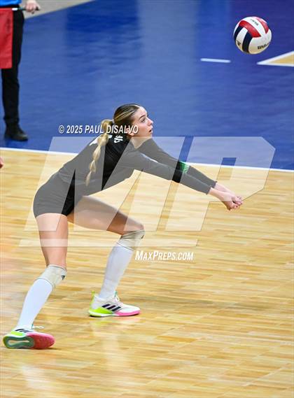 Thumbnail 3 in Fleming vs. McClave (CHSAA 1A State Final) photogallery.