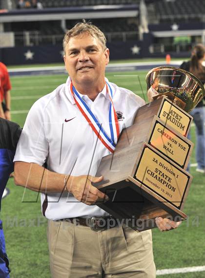 Thumbnail 1 in Cameron Yoe vs. Wall (UIL 2A Division 1 Final)  photogallery.