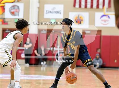 Thumbnail 2 in Basha vs. Campbell Hall (Hoophall West Invitational) photogallery.