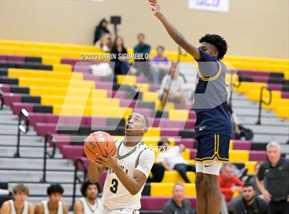 Thumbnail 1 in Basha vs. Campbell Hall (Hoophall West Invitational) photogallery.