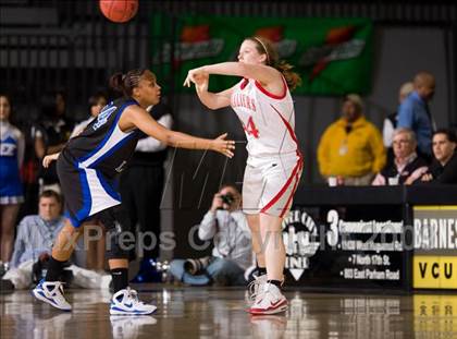 Thumbnail 2 in Lord Botetourt vs. Lee (VHSL AA D3 Semifinal) photogallery.