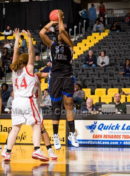 Thumbnail 2 in Lord Botetourt vs. Lee (VHSL AA D3 Semifinal) photogallery.