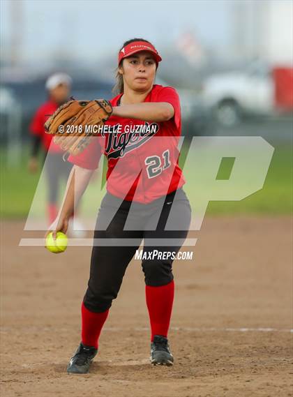 Thumbnail 2 in Stone Ridge Christian vs Patterson (Rainbow Pre-Season Classic) photogallery.