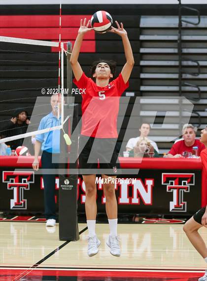 Thumbnail 1 in Pacifica @ Tustin photogallery.