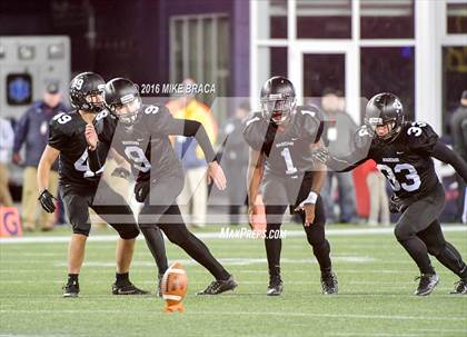 Thumbnail 3 in Marblehead vs. Falmouth (MIAA Division 2A Final) photogallery.
