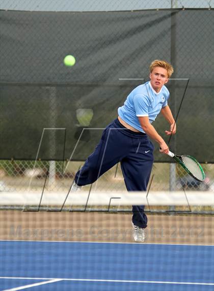 Thumbnail 2 in Ralston Valley vs. Lakewood photogallery.