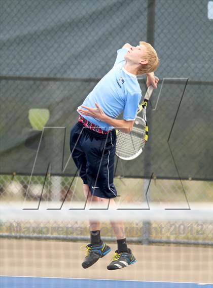 Thumbnail 2 in Ralston Valley vs. Lakewood photogallery.