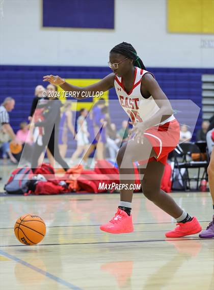 Thumbnail 3 in Cottonwood vs. East (South Mountain Holiday Classic) photogallery.