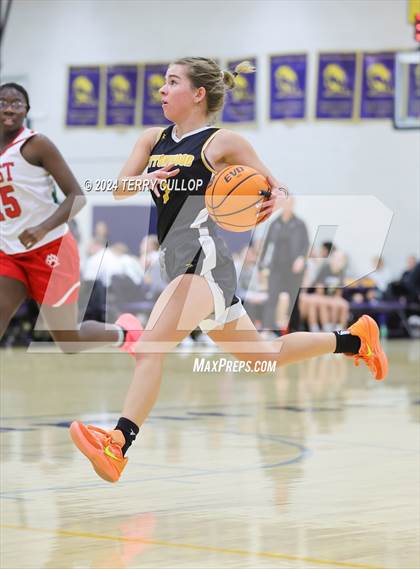 Thumbnail 3 in Cottonwood vs. East (South Mountain Holiday Classic) photogallery.