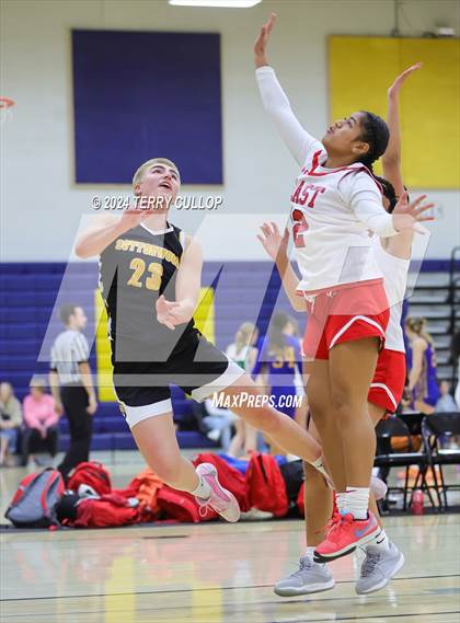 Thumbnail 1 in Cottonwood vs. East (South Mountain Holiday Classic) photogallery.