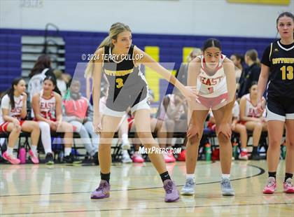 Thumbnail 3 in Cottonwood vs. East (South Mountain Holiday Classic) photogallery.