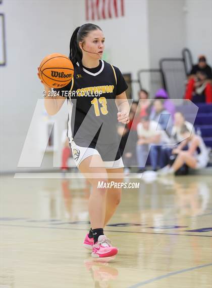 Thumbnail 3 in Cottonwood vs. East (South Mountain Holiday Classic) photogallery.