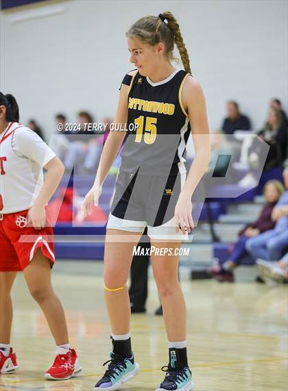 Thumbnail 3 in Cottonwood vs. East (South Mountain Holiday Classic) photogallery.
