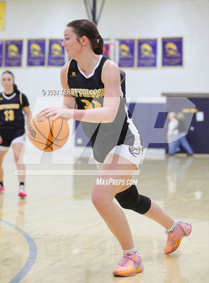Thumbnail 2 in Cottonwood vs. East (South Mountain Holiday Classic) photogallery.