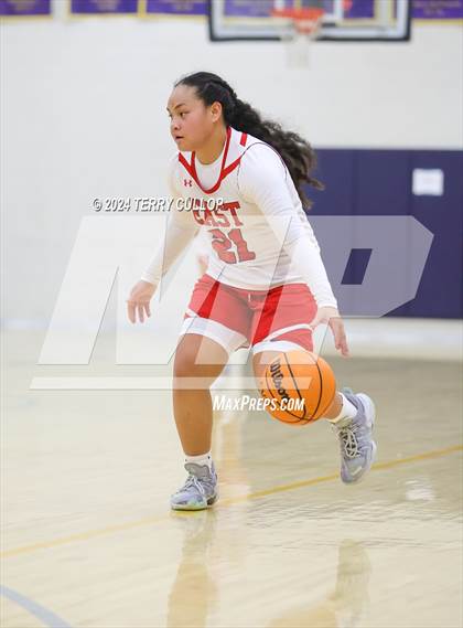 Thumbnail 3 in Cottonwood vs. East (South Mountain Holiday Classic) photogallery.