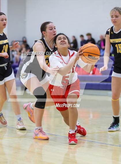 Thumbnail 1 in Cottonwood vs. East (South Mountain Holiday Classic) photogallery.