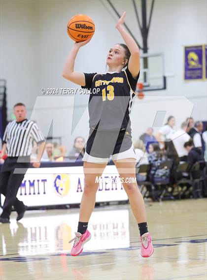Thumbnail 3 in Cottonwood vs. East (South Mountain Holiday Classic) photogallery.