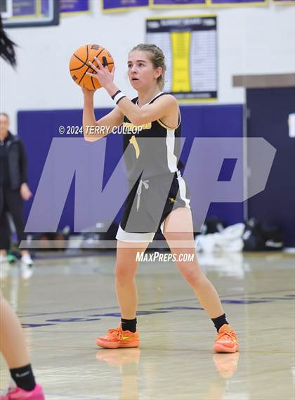 Thumbnail 1 in Cottonwood vs. East (South Mountain Holiday Classic) photogallery.