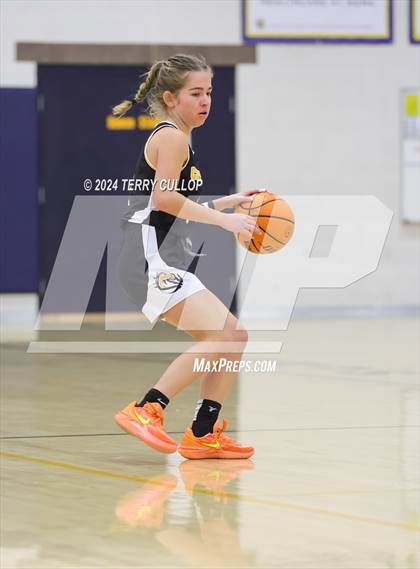 Thumbnail 3 in Cottonwood vs. East (South Mountain Holiday Classic) photogallery.