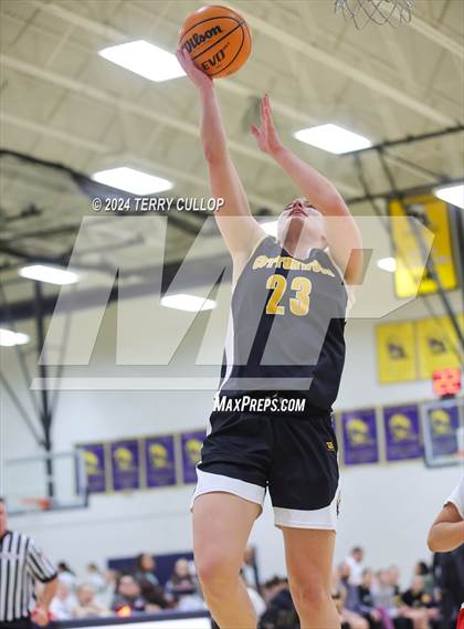 Thumbnail 3 in Cottonwood vs. East (South Mountain Holiday Classic) photogallery.