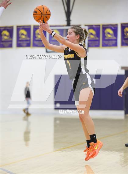 Thumbnail 3 in Cottonwood vs. East (South Mountain Holiday Classic) photogallery.