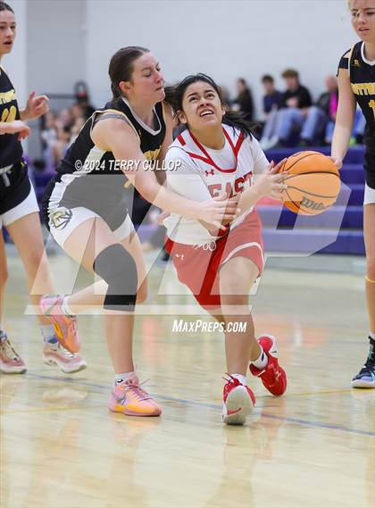 Thumbnail 3 in Cottonwood vs. East (South Mountain Holiday Classic) photogallery.