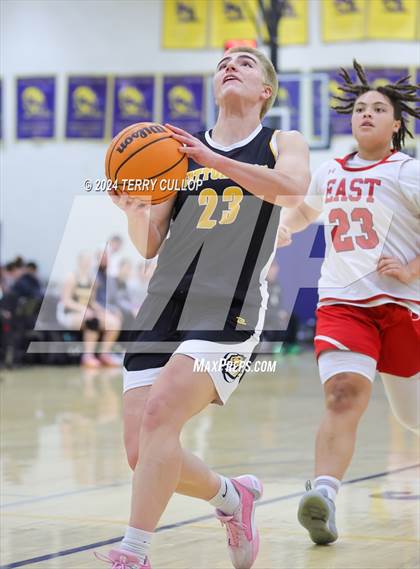 Thumbnail 2 in Cottonwood vs. East (South Mountain Holiday Classic) photogallery.