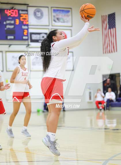 Thumbnail 3 in Cottonwood vs. East (South Mountain Holiday Classic) photogallery.