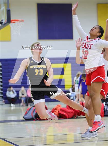 Thumbnail 2 in Cottonwood vs. East (South Mountain Holiday Classic) photogallery.