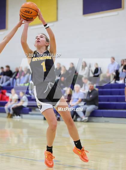 Thumbnail 1 in Cottonwood vs. East (South Mountain Holiday Classic) photogallery.
