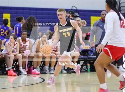 Thumbnail 3 in Cottonwood vs. East (South Mountain Holiday Classic) photogallery.