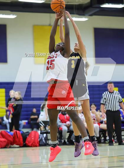 Thumbnail 1 in Cottonwood vs. East (South Mountain Holiday Classic) photogallery.