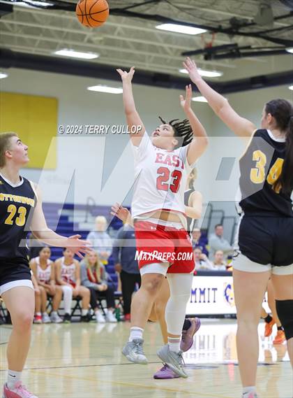 Thumbnail 3 in Cottonwood vs. East (South Mountain Holiday Classic) photogallery.