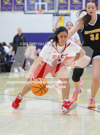 Thumbnail 1 in Cottonwood vs. East (South Mountain Holiday Classic) photogallery.