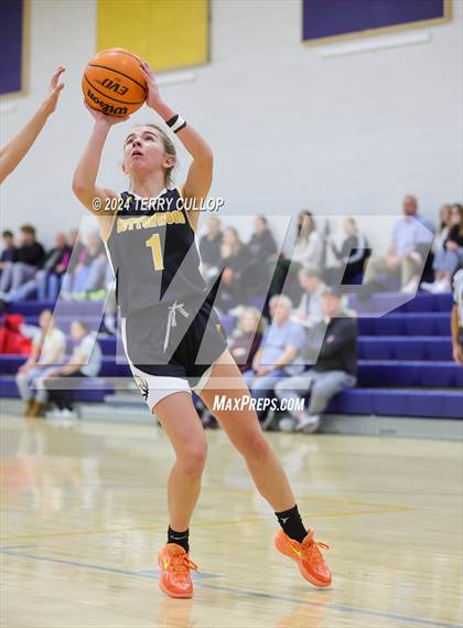 Thumbnail 3 in Cottonwood vs. East (South Mountain Holiday Classic) photogallery.