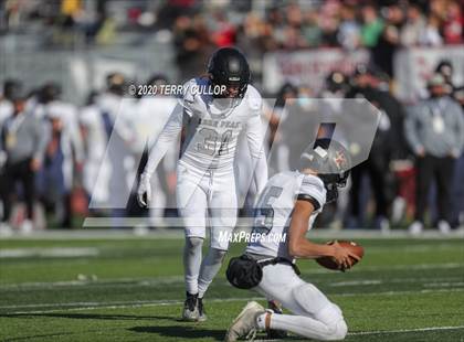Thumbnail 3 in Lone Peak vs. Corner Canyon (UHSAA 6A Final) photogallery.