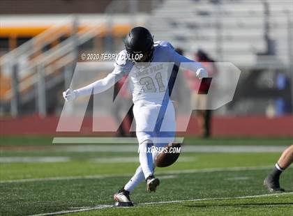 Thumbnail 3 in Lone Peak vs. Corner Canyon (UHSAA 6A Final) photogallery.