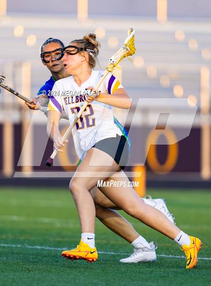 Thumbnail 3 in Bellbrook vs. Chaminade Julienne Catholic (OHSAA Division II Region 7 Round 1) photogallery.