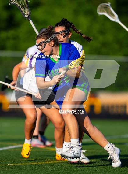 Thumbnail 3 in Bellbrook vs. Chaminade Julienne Catholic (OHSAA Division II Region 7 Round 1) photogallery.