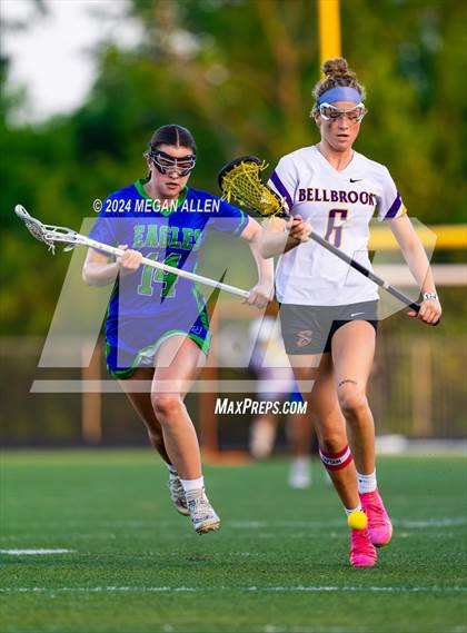 Thumbnail 2 in Bellbrook vs. Chaminade Julienne Catholic (OHSAA Division II Region 7 Round 1) photogallery.