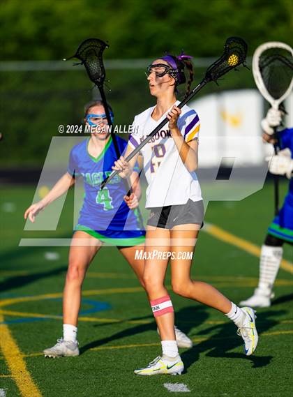 Thumbnail 2 in Bellbrook vs. Chaminade Julienne Catholic (OHSAA Division II Region 7 Round 1) photogallery.