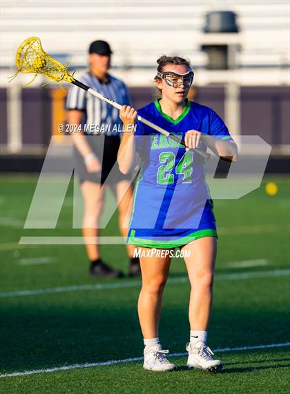Thumbnail 2 in Bellbrook vs. Chaminade Julienne Catholic (OHSAA Division II Region 7 Round 1) photogallery.
