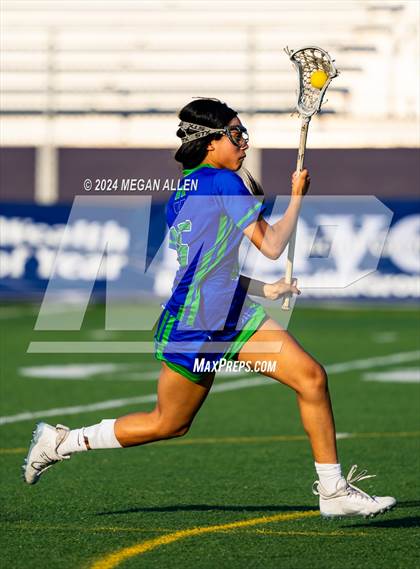 Thumbnail 2 in Bellbrook vs. Chaminade Julienne Catholic (OHSAA Division II Region 7 Round 1) photogallery.