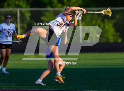 Thumbnail 3 in Bellbrook vs. Chaminade Julienne Catholic (OHSAA Division II Region 7 Round 1) photogallery.